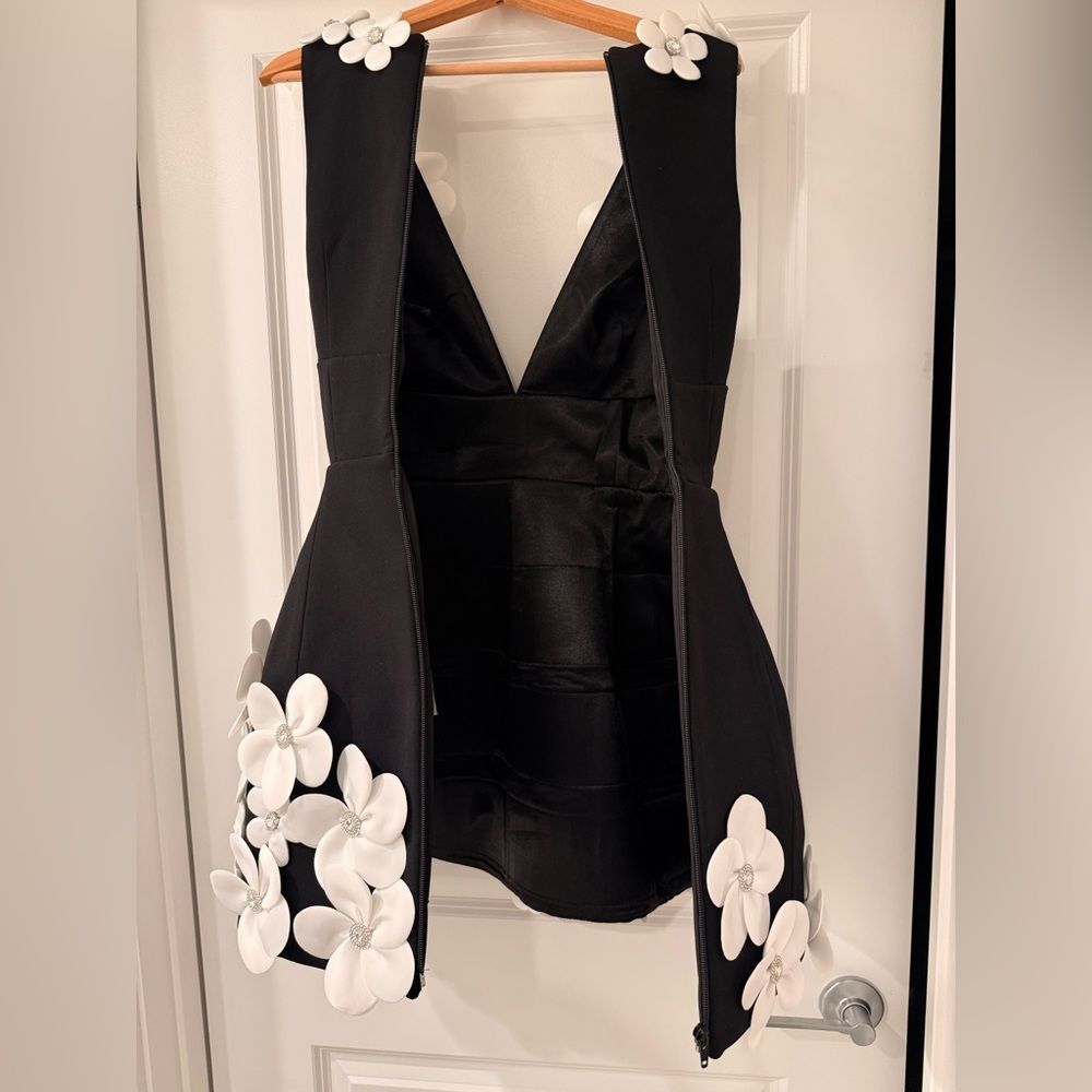 NWOT BRONX AND BANCO Estelle Black and White Mini Dress - Picture 14 of 16